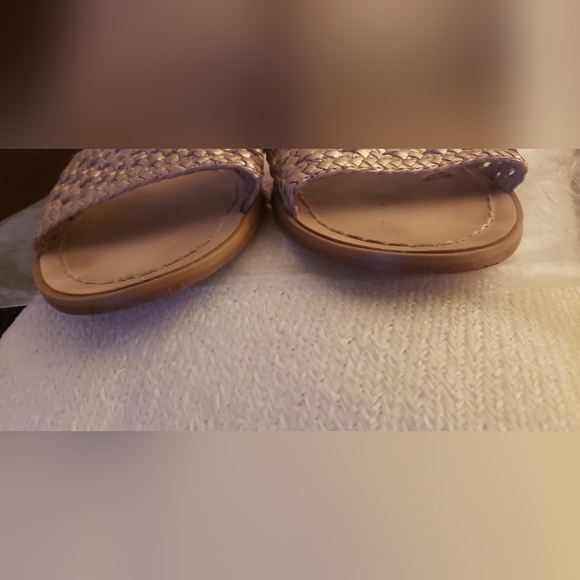 💫Kate Spade: Berlin Woven Leather Rose-Gold  Sandle - Picture 4 of 6